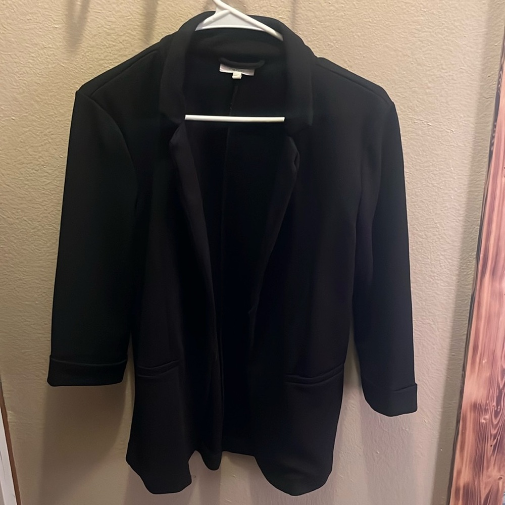 Black 3/4 sleeve blazer